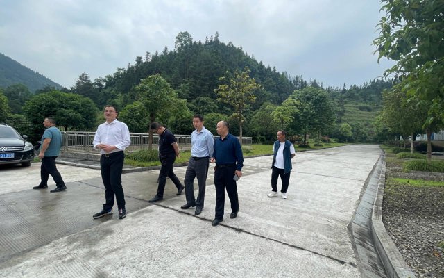 2021年6月2日省民宗局吳主任來(lái)我司調(diào)研